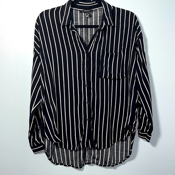 • Forever 21 Black/White Striped Button Up Shirt - Picture 1 of 11